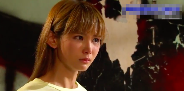 TVB gây tranh cãi dữ dội vì cảnh phim con gái tát mẹ ruột - Ảnh 3.