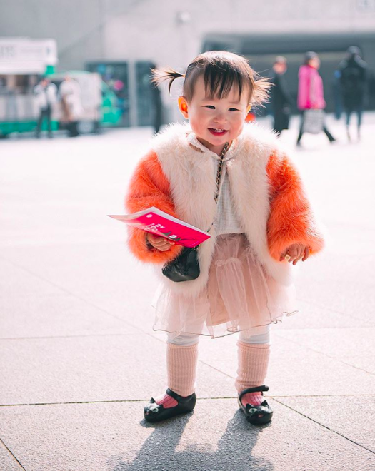 Cứ mỗi mùa Seoul Fashion Week đến, dân tình lại chỉ ngóng xem street style vừa cool vừa yêu của những fashionista nhí này - Ảnh 43.