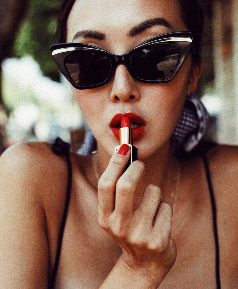 Những điều n&ecirc;n v&agrave; kh&ocirc;ng n&ecirc;n l&agrave;m trước khi đi đi&ecirc;u khắc phẩy sợi l&ocirc;ng m&agrave;y - Ảnh 5.