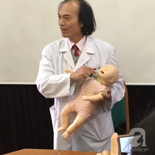 Bác sĩ Nhi hướng dẫn tường tận các bước sơ cứu hóc dị vật cho trẻ - Ảnh 8.
