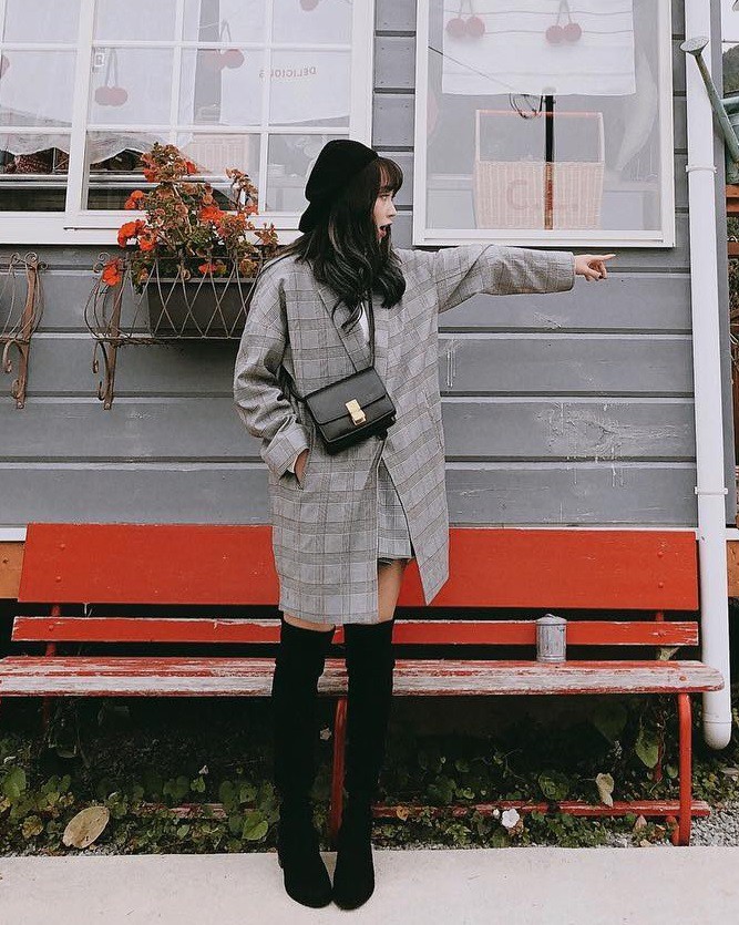 Lấn &aacute;t hết mọi loại kh&aacute;c, boots cao đến đầu gối trở th&agrave;nh m&oacute;n đồ được diện nhiều nhất trong m&ugrave;a đ&ocirc;ng năm nay - Ảnh 13.