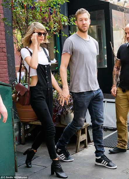 Taylor Swift mặc đồ hớ hênh xuất hiện sau thời gian dài chia tay Tom Hiddleston - Ảnh 4.