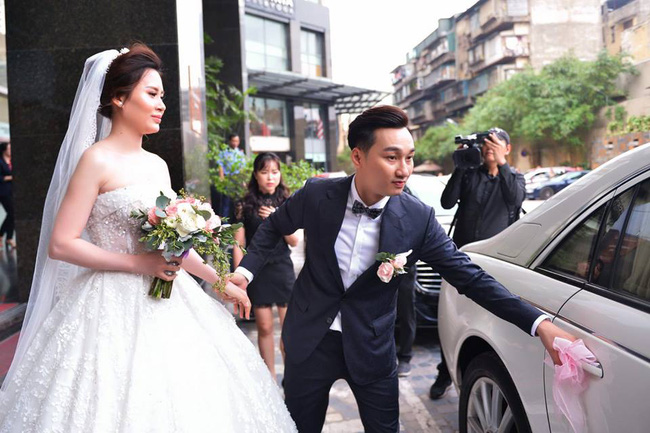 MC Thành Trung và vợ hotgirl kí kết hợp đồng hôn nhân trước sự làm chứng của Xuân Bắc và Tự Long - Ảnh 22.