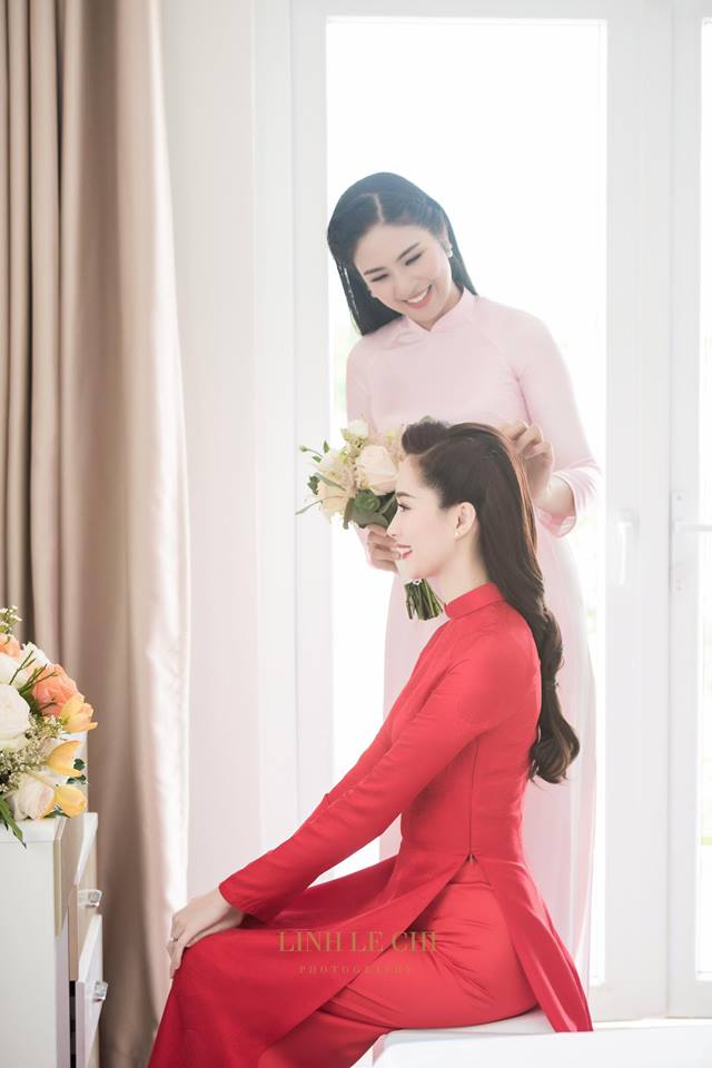 Hoa hậu Ngọc Hân ăn gian để bắt được hoa cưới từ tay Đặng Thu Thảo - Ảnh 4.