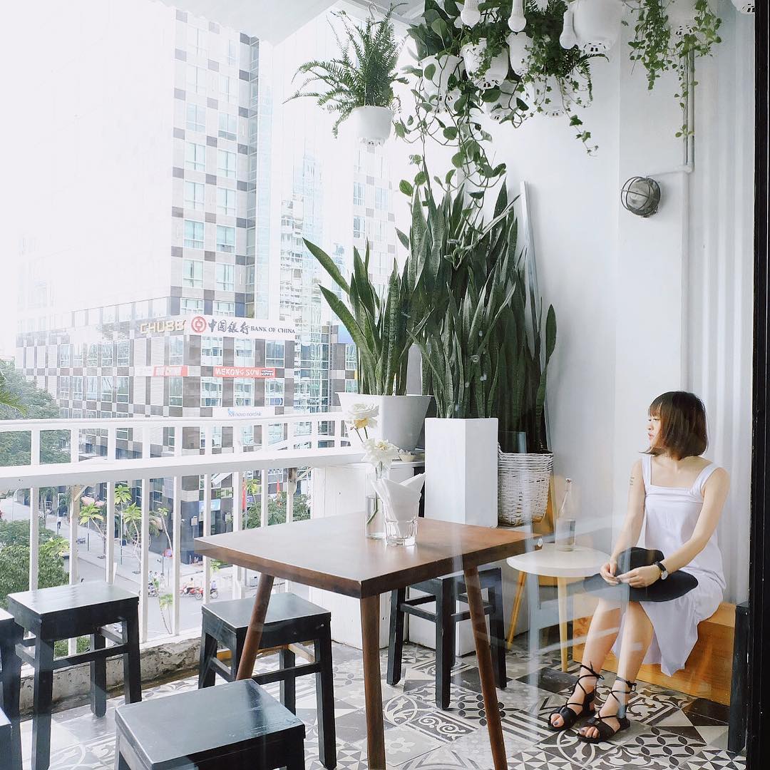 7 qu&aacute;n cafe c&oacute; ban c&ocirc;ng cực hay ho để ngồi l&igrave; cả buổi kh&ocirc;ng biết ch&aacute;n ở S&agrave;i G&ograve;n - Ảnh 9.