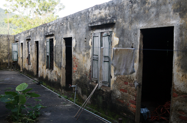 Cuộc sống côi cút của 10 cụ già trong trại phong đã bỏ hoang nhiều năm ở Hà Nội - Ảnh 3.