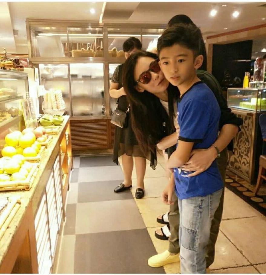 Trương Bá Chi tổ chức sinh nhật cho con trai, đáp lại tin đồn hận Vương Phi - Ảnh 1. Trương Bá Chi tổ chức sinh nhật cho con trai, đáp lại tin đồn hận Vương Phi - Ảnh 1.