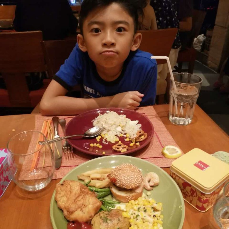 Trương Bá Chi tổ chức sinh nhật cho con trai, đáp lại tin đồn hận Vương Phi - Ảnh 3. Trương Bá Chi tổ chức sinh nhật cho con trai, đáp lại tin đồn hận Vương Phi - Ảnh 3.