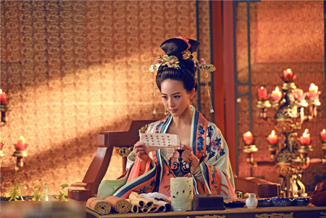 Triệu Phi Yến: Từ kỹ nữ lên làm Hoàng hậu Trung Hoa, ngang nhiên ngoại tình cùng cả dàn trai trẻ - Ảnh 7. Triệu Phi Yến: Từ kỹ nữ lên làm Hoàng hậu Trung Hoa, ngang nhiên ngoại tình cùng cả dàn trai trẻ - Ảnh 7.