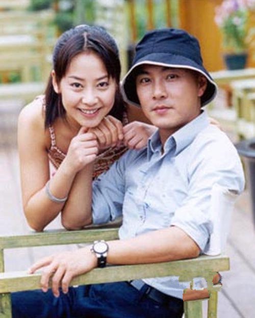“Vi Tiểu Bảo của Kim Dung dù trên phim đào hoa thế nào nhưng ở ngoài đời chỉ chung tình duy nhất một người - Ảnh 8. “Vi Tiểu Bảo của Kim Dung dù trên phim đào hoa thế nào nhưng ở ngoài đời chỉ chung tình duy nhất một người - Ảnh 8.