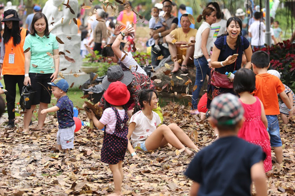 Gia đình trẻ, trẻ nhỏ chết ngất và cháy hết mình tại tổ hợp trò chơi sáng tạo - Ảnh 4.