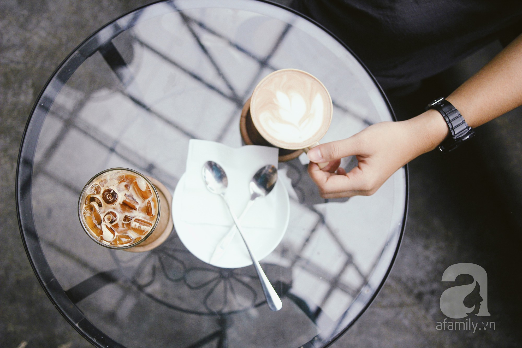 H&agrave; Nội: 5 qu&aacute;n cafe bước v&agrave;o l&agrave; thấy ấm sực, cặp đ&ocirc;i hay c&aacute;c n&agrave;ng FA đều c&oacute; thể gh&eacute; để lấy cảm hứng cho tuần mới - Ảnh 32.