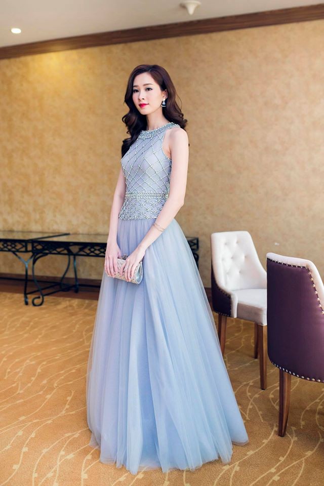 Vừa đăng quang Miss Globe, Khánh Ngân đã bị soi mặc lại váy của Thu Thảo từ năm ngoái - Ảnh 8.