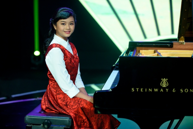 Uyên Linh, Thanh Bùi phấn khích vì cô bé xinh xắn hát cực hay - Ảnh 13.