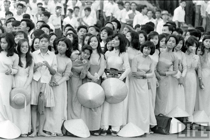Hơn nửa thế kỷ trước, phụ nữ Sài Gòn đã mặc chất, chơi sang như thế này cơ mà! - Ảnh 32.