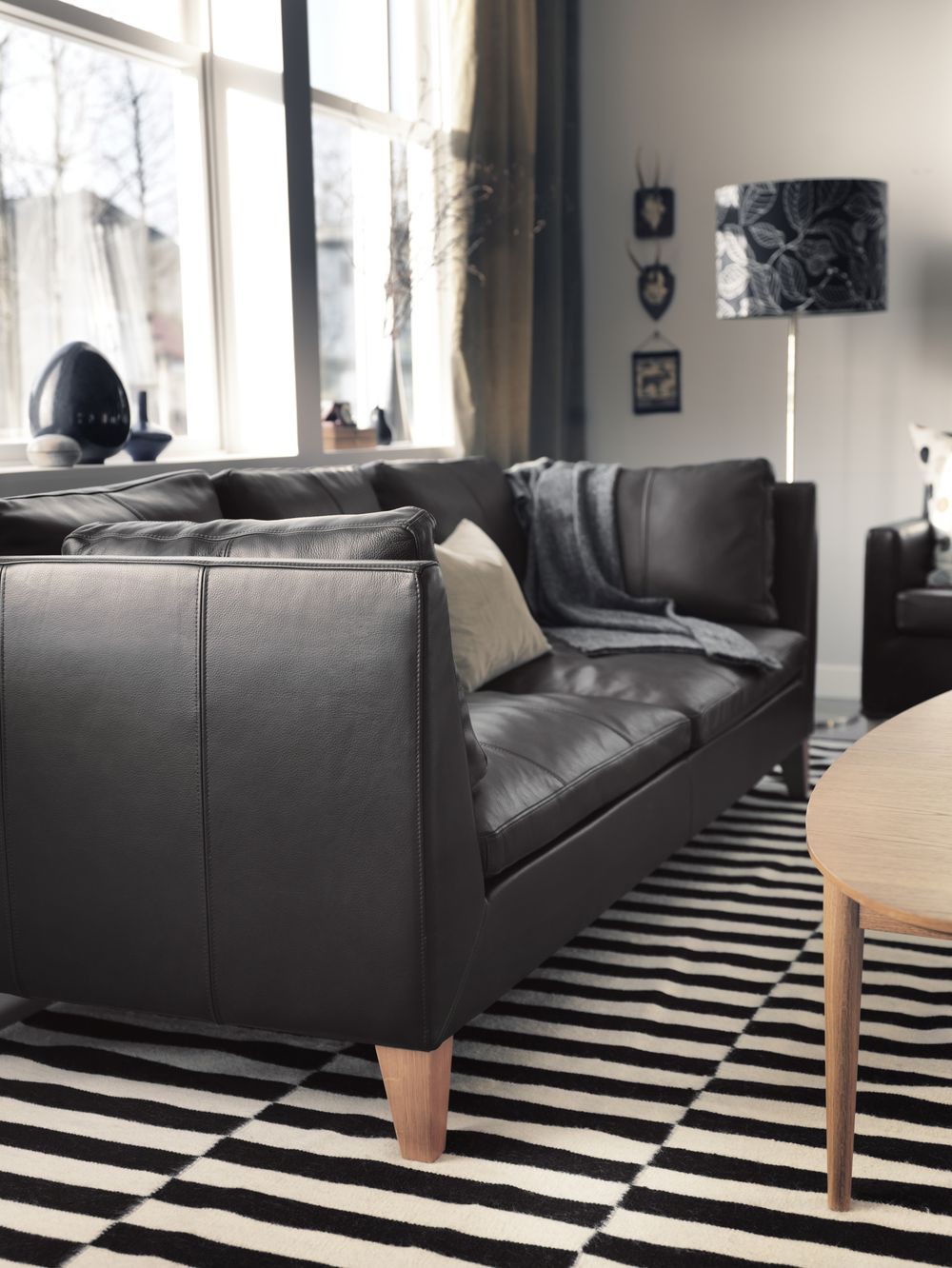 23 ý tưởng sử dụng ghế sofa Stockholm trong phòng khách cực ấn tượng