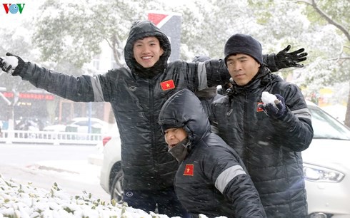 Trận chung kết U23 châu Á có nguy cơ bị hoãn vì tuyết rơi dày đặc - Ảnh 1.