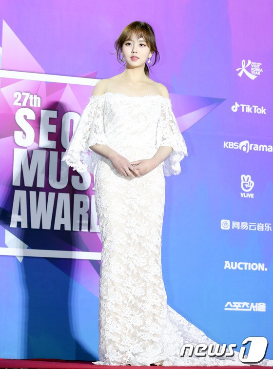 Thảm đỏ Seoul Music Awards: Kim So Hyun đẹp đến mức khó tin, Joy quá sexy bên dàn trai xinh gái đẹp quyền lực Kbiz - Ảnh 3.