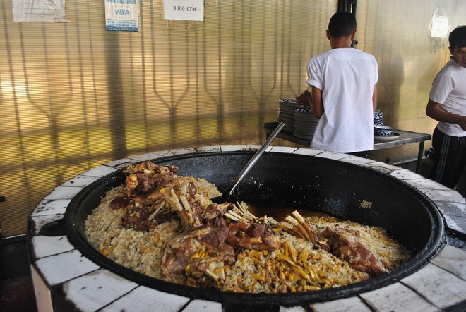 Độc đáo ẩm thực Plov ở Uzbekistan: món cơm ban đầu chỉ giới quý tộc mới được ăn - Ảnh 6.