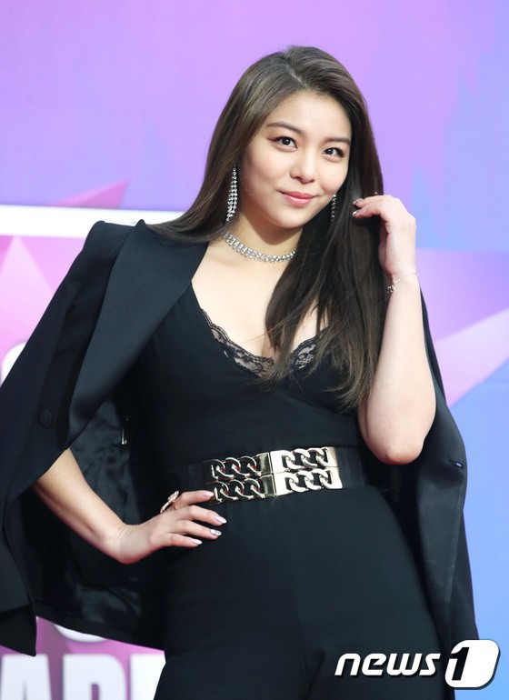 Thảm đỏ Seoul Music Awards: Kim So Hyun đẹp đến mức khó tin, Joy quá sexy bên dàn trai xinh gái đẹp quyền lực Kbiz - Ảnh 53.