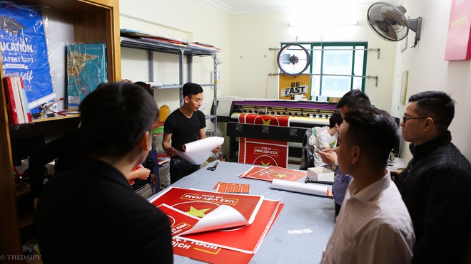 Nhiều chương trình quà tặng, giảm giá liên tục tung ra tiếp lửa” cho CĐV cổ vũ U23 Việt Nam trước thềm chung kết - Ảnh 1. Nhiều chương trình quà tặng, giảm giá liên tục tung ra tiếp lửa” cho CĐV cổ vũ U23 Việt Nam trước thềm chung kết - Ảnh 1.
