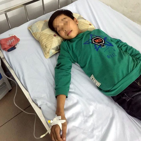 Vụ bé trai 10 tuổi ăn trộm ngô bị đánh: Thông tin bé bị chấn thương sọ não là bịa đặt - Ảnh 2.