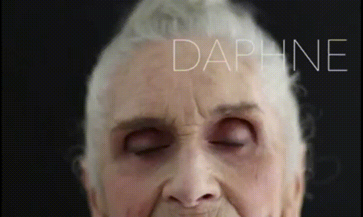 Siêu mẫu lớn tuổi nhất thế giới Daphne Self: 89 tuổi vẫn tự tin trở thành gương mặt quảng bá cho hãng mỹ phẩm - Ảnh 2.