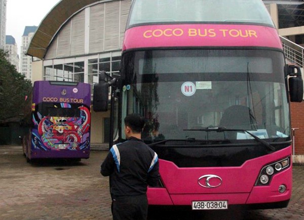 Xe bus mui trần đã ra đến Hà Nội, sẵn sàng đón các cầu thủ U23 Việt Nam về nước ăn mừng - Ảnh 7.