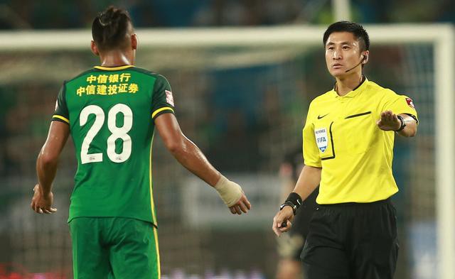 Biết danh tính trọng tài bắt trận chung kết U23 Việt Nam - U23 Uzbekistan, dân mạng sục sôi vì lý do này - Ảnh 3.