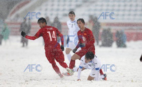 Các cầu thủ đội tuyển U23 đã phải đối mặt với những nguy cơ này khi thi đấu dưới tuyết hàng giờ đồng hồ - Ảnh 3.