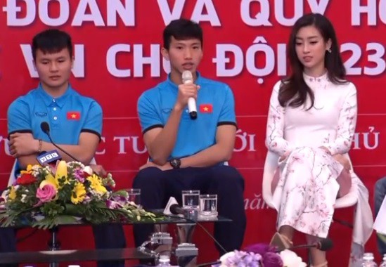 Hoa hậu Đỗ Mỹ Linh lần đầu lên tiếng sau khi âm thầm xuất hiện ở Thường Châu để cổ vũ cho U23 Việt Nam - Ảnh 1.