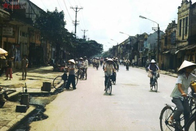 Nắm tay người yêu thôi mà mẹ tôi suýt bị cạo đầu bôi vôi, bảo sao ngày xưa hôn nhau lại bị coi là hủ hóa! - Ảnh 6.