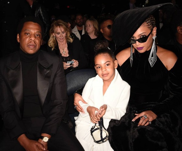 Khoảnh khắc gây sốt Grammy: Con gái bảo, bố mẹ Beyoncé và JayZ phải nghe! - Ảnh 1.