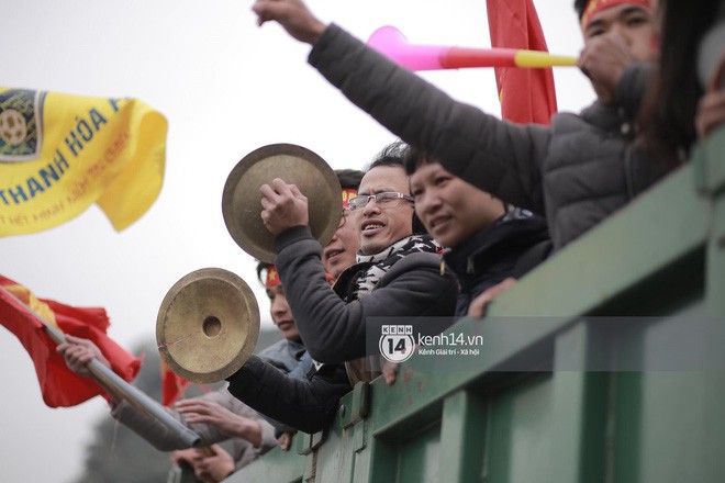 Anh em Tiến Dũng và trung vệ Lê Văn Đại về với gia đình sau lễ diễu hành, gửi lời cảm ơn đến người dân Thanh Hóa - Ảnh 34.