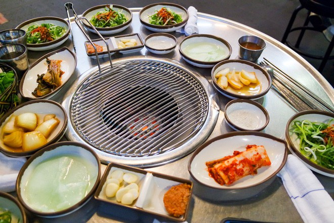 Đến đảo Jeju Hàn Quốc thì nhất định phải ghé hàng thịt nướng nức tiếng này - Ảnh 22.