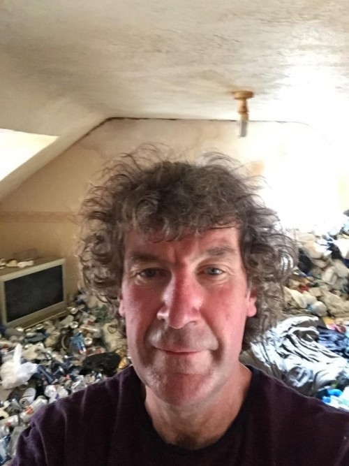 Cho thuê nhà 12 năm, chủ nhà khóc thét khi thấy căn phòng tan hoang như bãi rác - Ảnh 5.