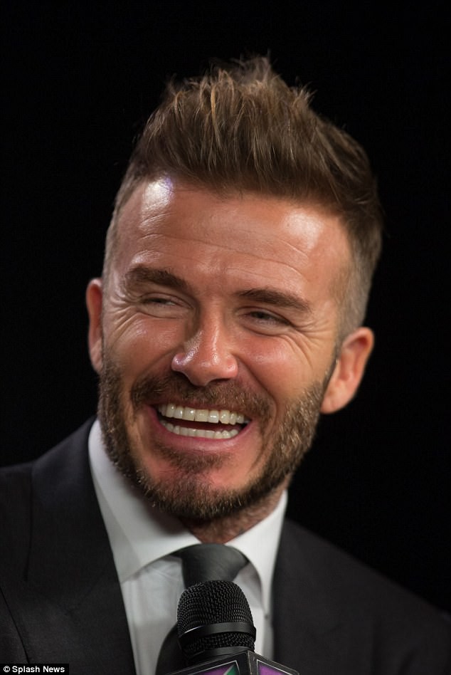 David Beckham chứng minh chỉ cần cắt bỏ mái tóc dài, các bạn nam ...
