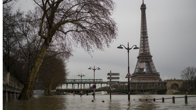 Hệ thống cống ngầm khổng lồ dưới chân Paris hoa lệ chống lũ lụt như thế nào? - Ảnh 3.