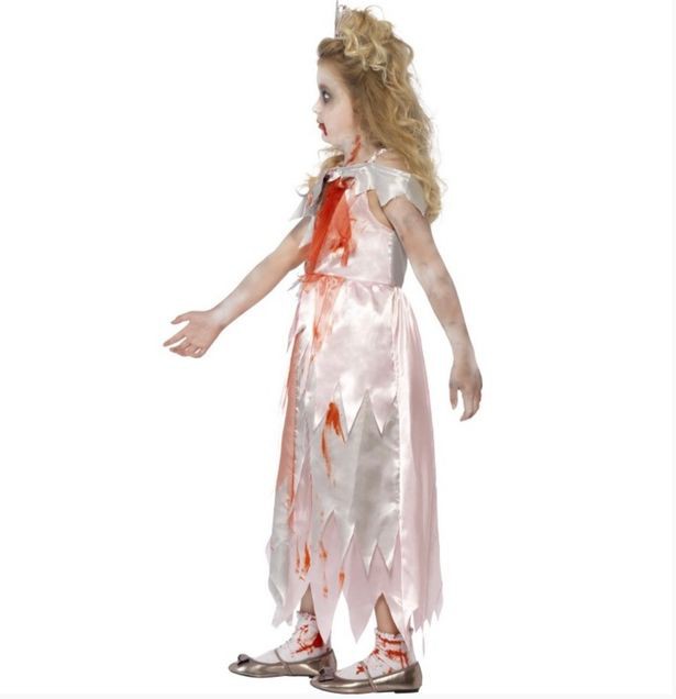 Gia đình Kate bị chỉ trích dữ dội, dư luận đòi tẩy chay vì bán bộ váy đẫm máu cho trẻ em gợi nhắc đến Công nương Diana quá cố - Ảnh 1.