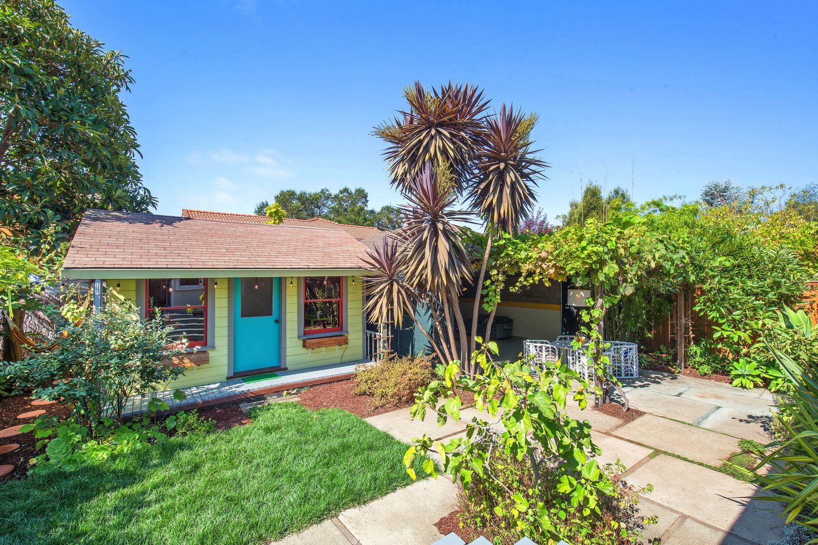 Người đàn ông bỏ phố về quê xây nhà cấp 4 khiến cho ai nhìn thấy cũng thán phục và thầm ghen tị - Ảnh 11. Người đàn ông bỏ phố về quê xây nhà cấp 4 khiến cho ai nhìn thấy cũng thán phục và thầm ghen tị - Ảnh 11.