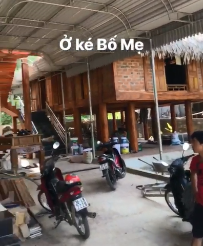 Về quê xứ Mường trong mùa gặt, thủ môn Tiến Dũng hài hước nói mình giỏi làm đồng hơn đá bóng và từng đoạt danh hiệu nông dân ưu tú - Ảnh 7. Về quê xứ Mường trong mùa gặt, thủ môn Tiến Dũng hài hước nói mình giỏi làm đồng hơn đá bóng và từng đoạt danh hiệu nông dân ưu tú - Ảnh 7.