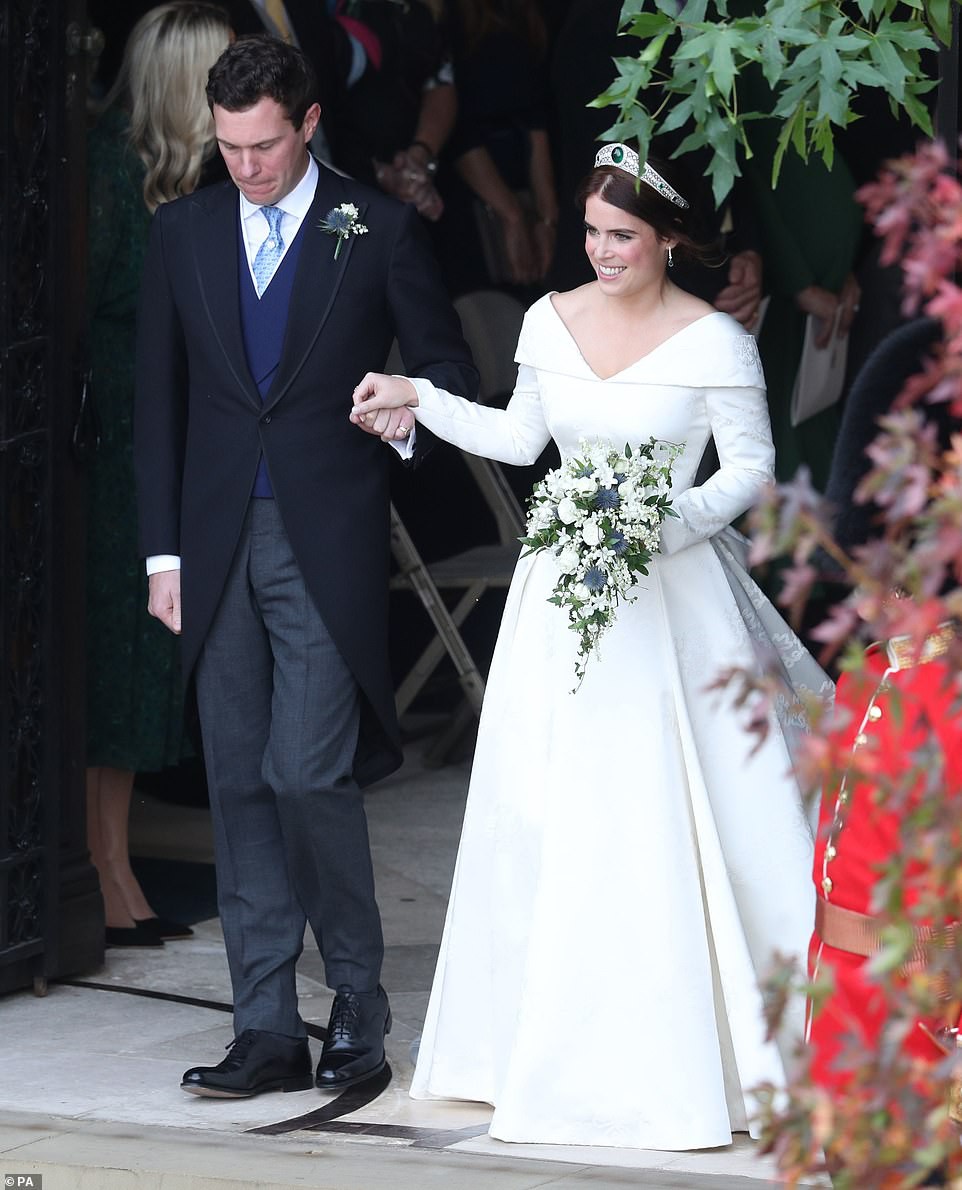 Một đám cưới hoàng gia luôn đầy trang trọng và sang trọng. Xem hình ảnh để khám phá các chi tiết lộng lẫy của một ngày trọng đại như thế.