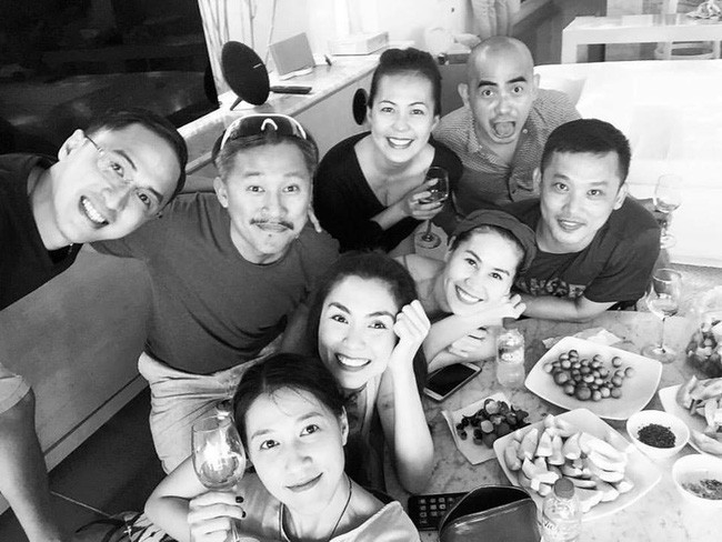 Vợ chồng Tăng Thanh Hà cùng bạn bè đón Lễ Tạ ơn thân mật trong căn biệt thự triệu đô - Ảnh 3.