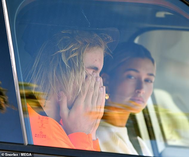 Justin Bieber bật khóc trước mặt Hailey Baldwin vì lo lắng bệnh tật có thể mang Selena Gomez ra đi mãi mãi  - Ảnh 1.