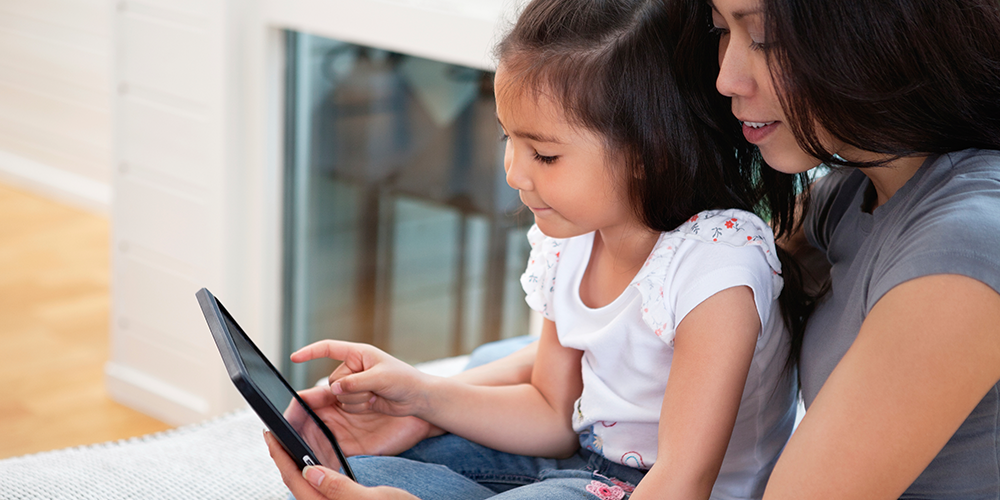 Thực hư việc trẻ học tiếng Anh sớm sẽ chậm nói tiếng Việt - Ảnh 1. Thực hư việc trẻ học tiếng Anh sớm sẽ chậm nói tiếng Việt - Ảnh 1.