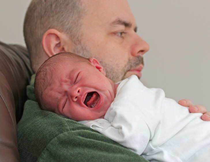 H&oacute;a ra đ&acirc;y l&agrave; l&yacute; do v&igrave; sao trẻ lu&ocirc;n c&oacute; xu hướng th&iacute;ch b&aacute;m bố hơn mẹ hoặc ngược lại  - Ảnh 2.