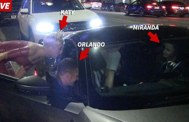 Ngưỡng mộ cách cư xử của siêu mẫu Miranda Kerr: Tự lái xe đưa con trai tới sinh nhật của bạn gái chồng cũ  - Ảnh 2.