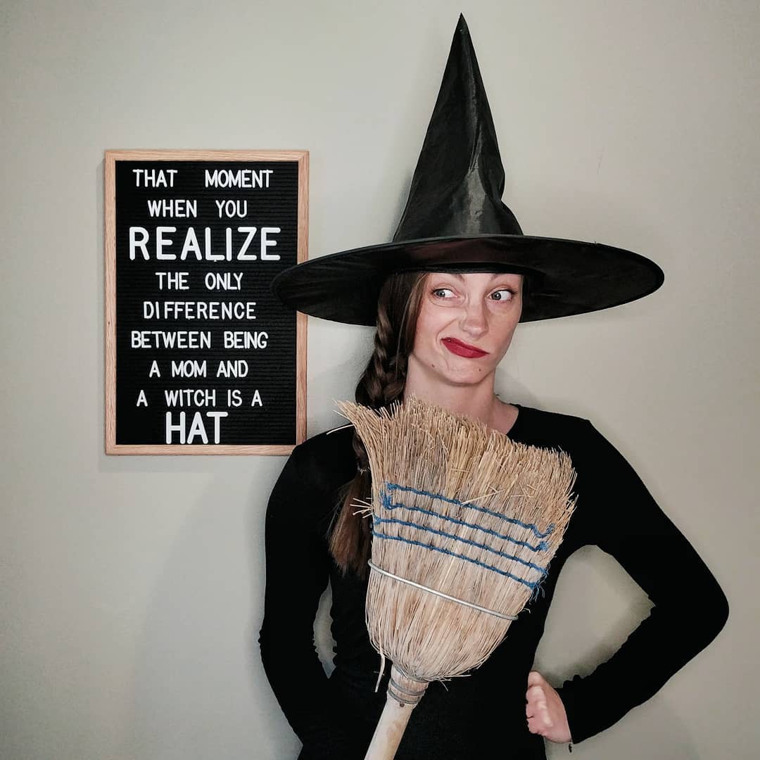 Bộ Ảnh Hóa Trang Halloween Hài Hước Mang Đậm Phong Cách