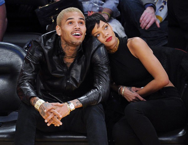 Từng bị kiện vì đánh đập, bạo lực nhưng Chris Brown lại thừa nhận vẫn rất yêu Rihanna - Ảnh 1.