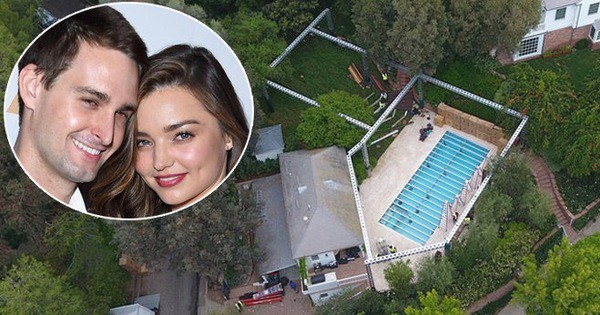 Siêu mẫu Miranda Kerr và chồng tỷ phú bàng hoàng vì có kẻ muốn đột nhập biệt thự nơi sinh sống cùng hai con trai  - Ảnh 1.